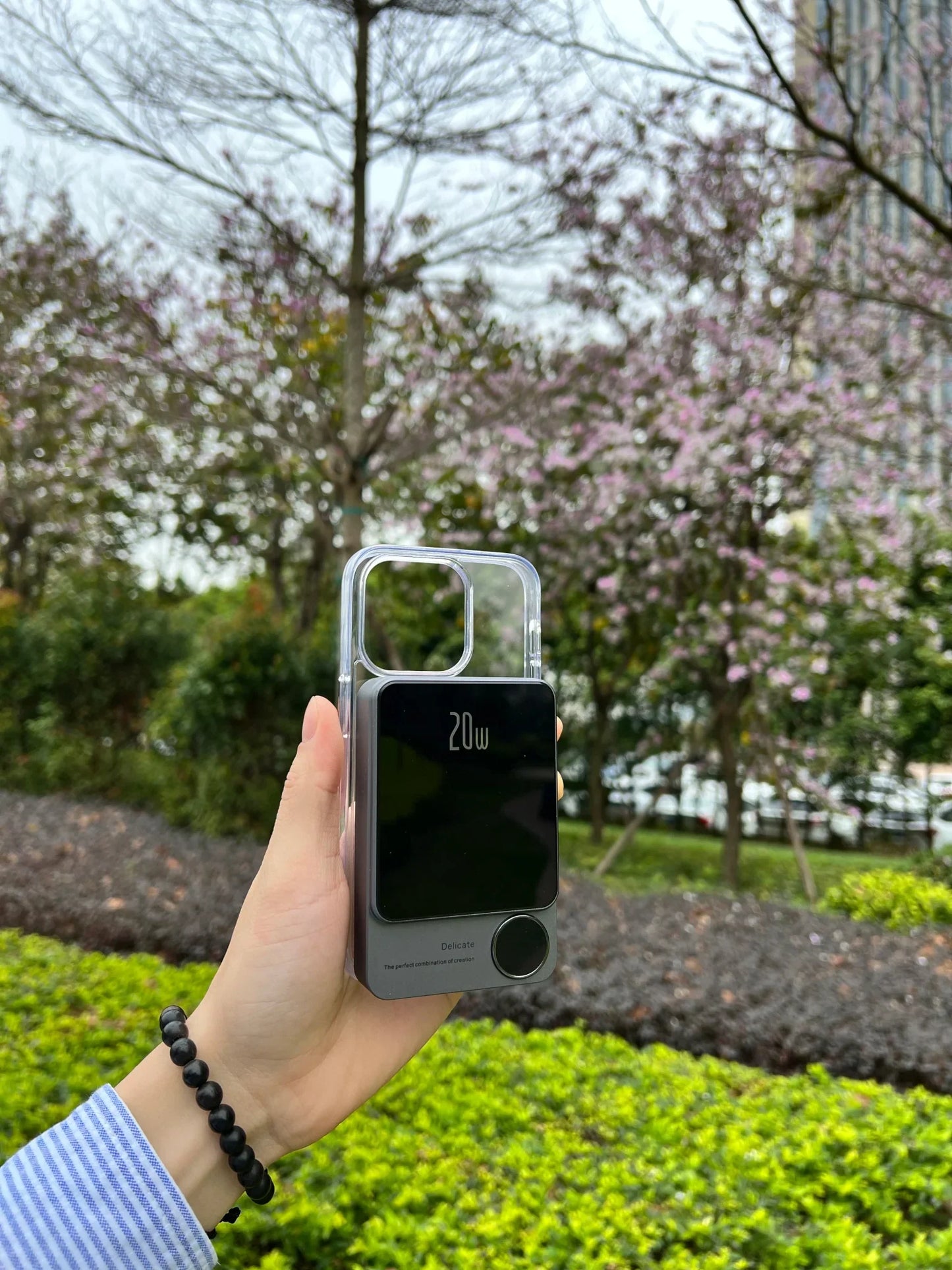 باور بانك ديجيتال مغناطيسي سريع بتصميم عصري - Makfool