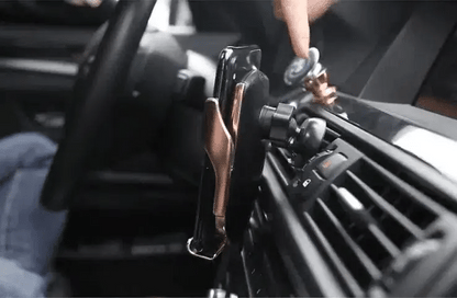 حامل جوال للسيارة الأتوماتيكي بخاصية الشحن السريع - Makfool